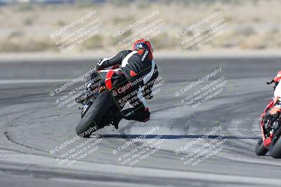 media/Dec-01-2025-Moto Forza (Mon) [[2daa91e15f]]/1-Advanced Group/Session 2 Turn 11 Backside/